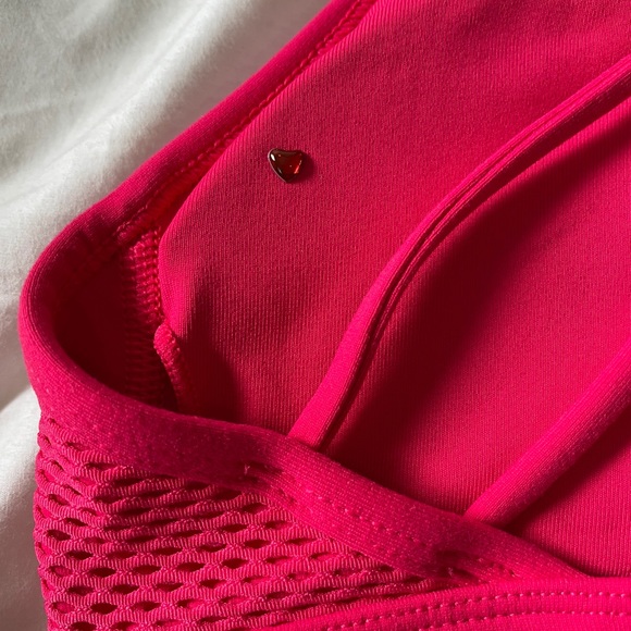 Lorna Jane hot pink low impact sports bra - Picture 4 of 4